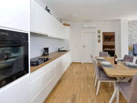 Apartment Brand New Ritta *